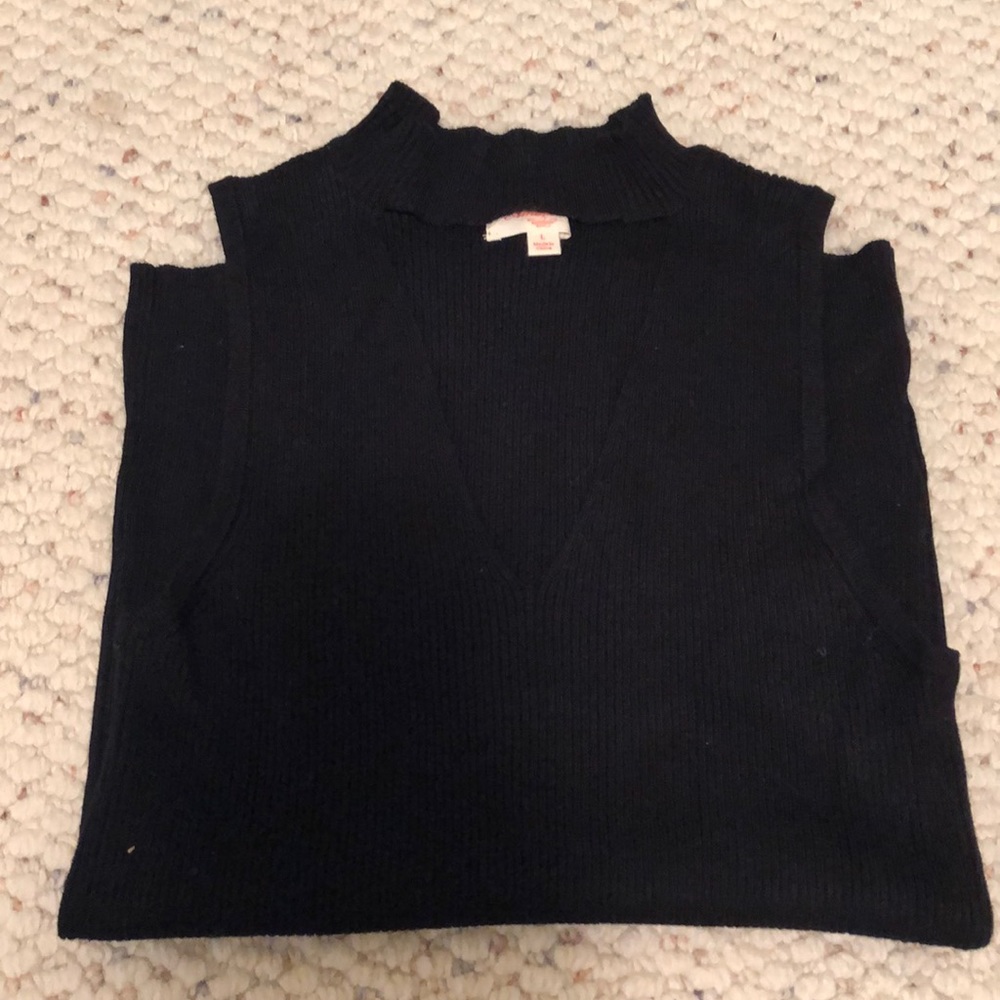 Sleeveless mock turtleneck